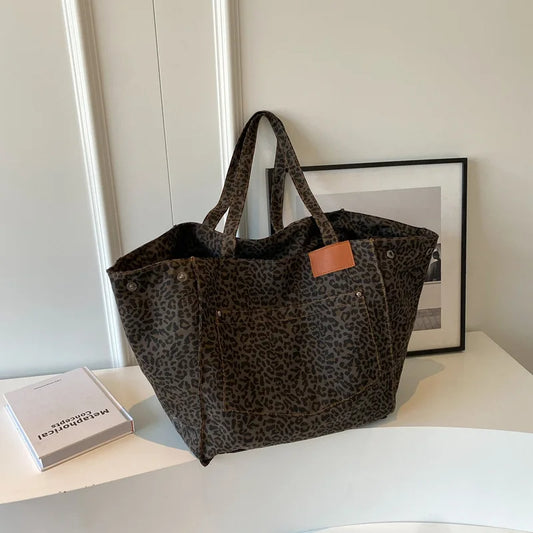 Trendy Women's Leopard Tote Bag gray main view
